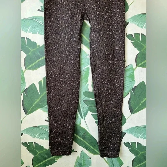 Spanx Look At Me Now Seamless Womens Leopard Olive Leggings Size Medium XL